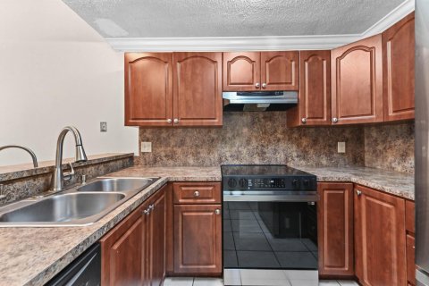 Touwnhouse à vendre à North Lauderdale, Floride: 2 chambres, 110.18 m2 № 2249291 - photo 9