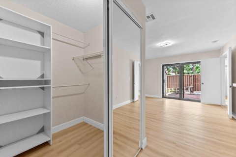 Touwnhouse à vendre à North Lauderdale, Floride: 2 chambres, 110.18 m2 № 2249291 - photo 17