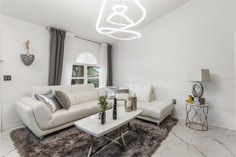 Купить виллу или дом в Чулуота, Флорида 10 комнат, 204.01м2, № 1787580 - фото 3
