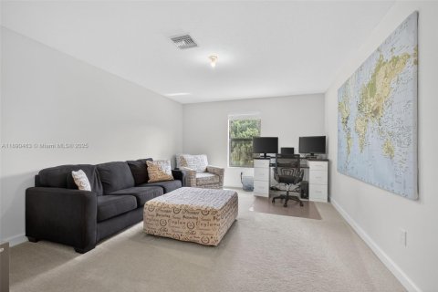 House in Royal Palm Beach, Florida 4 bedrooms, 284.75 sq.m. № 1943771 - photo 20