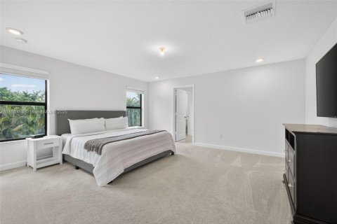 House in Royal Palm Beach, Florida 4 bedrooms, 284.75 sq.m. № 1943771 - photo 25