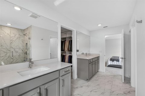 House in Royal Palm Beach, Florida 4 bedrooms, 284.75 sq.m. № 1943771 - photo 30