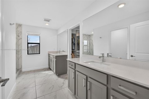 House in Royal Palm Beach, Florida 4 bedrooms, 284.75 sq.m. № 1943771 - photo 29