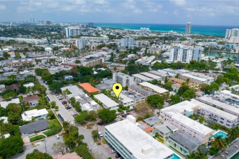 Appartement à louer à Miami Beach, Floride: 1 chambre, 60.39 m2 № 1967381 - photo 1