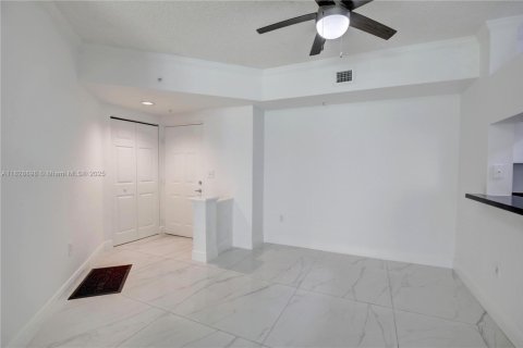 Condo in Sunny Isles Beach, Florida, 2 bedrooms  № 1807583 - photo 4