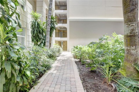 Condo in Sunny Isles Beach, Florida, 2 bedrooms  № 1807583 - photo 30