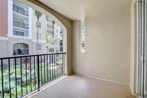Condo in Sunny Isles Beach, Florida, 2 bedrooms  № 1807583 - photo 8