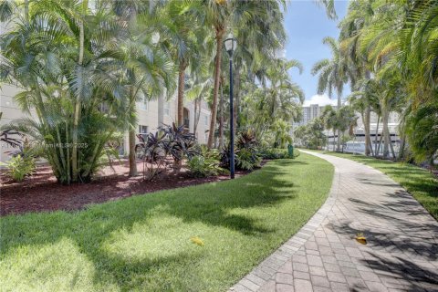 Condo in Sunny Isles Beach, Florida, 2 bedrooms  № 1807583 - photo 29
