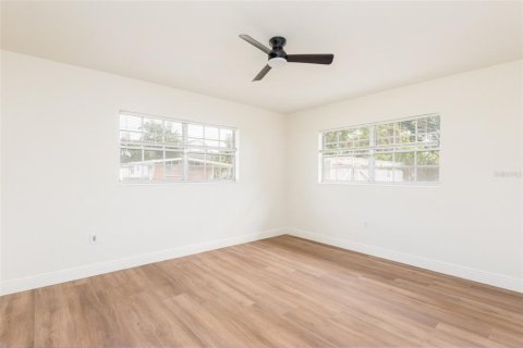 House in Tampa, Florida 3 bedrooms, 156.45 sq.m. № 2223410 - photo 21