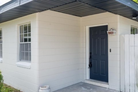 House in Tampa, Florida 3 bedrooms, 156.45 sq.m. № 2223410 - photo 3