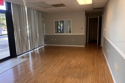 Immobilier commercial à louer à Winter Haven, Floride: 1855.63 m2 № 856617 - photo 4