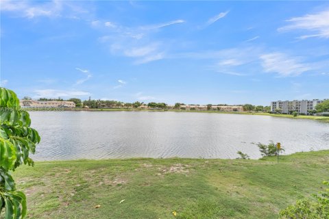 Copropriété à vendre à Miramar, Floride: 2 chambres, 77.29 m2 № 2004157 - photo 12