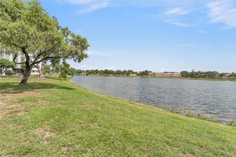 Copropriété à vendre à Miramar, Floride: 2 chambres, 77.29 m2 № 2004157 - photo 11