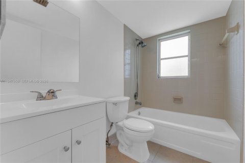 Copropriété à vendre à Miramar, Floride: 2 chambres, 77.29 m2 № 2004157 - photo 10