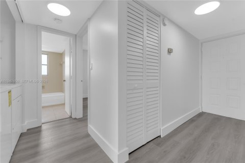 Copropriété à vendre à Miramar, Floride: 2 chambres, 77.29 m2 № 2004157 - photo 2