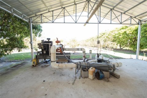 House in Homestead, Florida 4 bedrooms, 305.74 sq.m. № 1996512 - photo 30