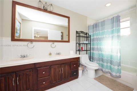 House in Homestead, Florida 4 bedrooms, 305.74 sq.m. № 1996512 - photo 17