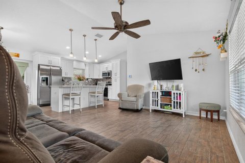 Villa ou maison à vendre à North Port, Floride: 3 chambres, 113.62 m2 № 2388542 - photo 6