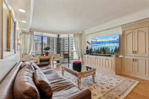 Condo in Aventura, Florida, 2 bedrooms  № 1938780 - photo 12