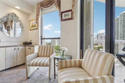 Condo in Aventura, Florida, 2 bedrooms  № 1938780 - photo 22