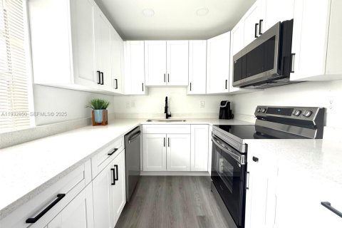 Condominio en venta en Delray Beach, Florida, 2 dormitorios, 84.26 m2 № 1991681 - foto 1