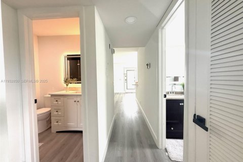 Condominio en venta en Delray Beach, Florida, 2 dormitorios, 84.26 m2 № 1991681 - foto 11