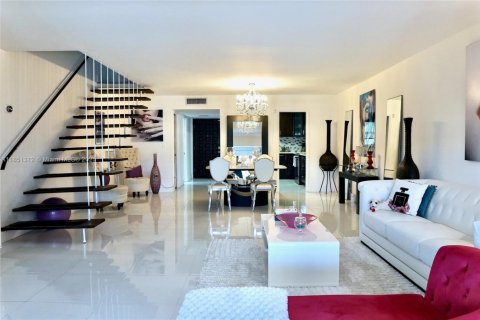 Touwnhouse à louer à North Miami, Floride: 2 chambres, 143.81 m2 № 1855337 - photo 7
