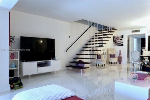 Touwnhouse à louer à North Miami, Floride: 2 chambres, 143.81 m2 № 1855337 - photo 8