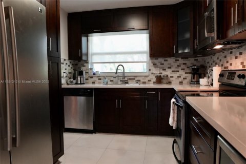 Touwnhouse à louer à North Miami, Floride: 2 chambres, 143.81 m2 № 1855337 - photo 10