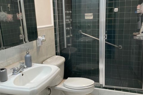 Touwnhouse à louer à North Miami, Floride: 2 chambres, 143.81 m2 № 1855337 - photo 21