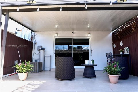 Touwnhouse à louer à North Miami, Floride: 2 chambres, 143.81 m2 № 1855337 - photo 30