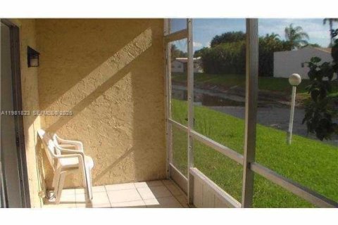 Copropriété à louer à Boca Raton, Floride: 2 chambres, 97.55 m2 № 2043170 - photo 7