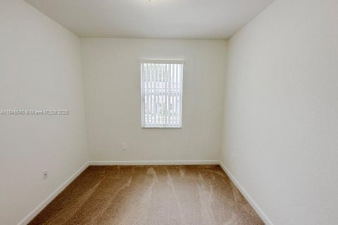 Touwnhouse à vendre à Miami, Floride: 3 chambres, 137.77 m2 № 1845479 - photo 13