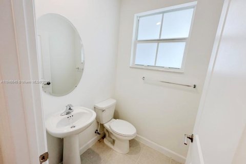 Touwnhouse à vendre à Miami, Floride: 3 chambres, 137.77 m2 № 1845479 - photo 19
