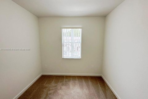 Touwnhouse à vendre à Miami, Floride: 3 chambres, 137.77 m2 № 1845479 - photo 15