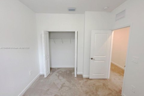 Touwnhouse à vendre à Miami, Floride: 3 chambres, 137.77 m2 № 1845479 - photo 14