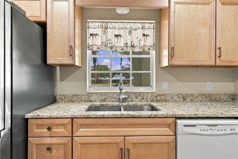 House in Crystal River, Florida 2 bedrooms, 137.87 sq.m. № 2391365 - photo 15