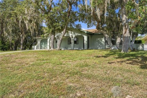 House in Crystal River, Florida 2 bedrooms, 137.87 sq.m. № 2391365 - photo 10