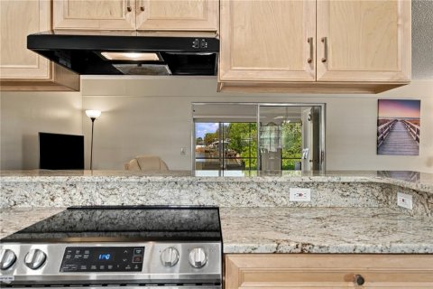 House in Crystal River, Florida 2 bedrooms, 137.87 sq.m. № 2391365 - photo 17