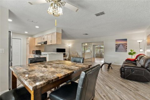 House in Crystal River, Florida 2 bedrooms, 137.87 sq.m. № 2391365 - photo 13