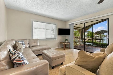 House in Crystal River, Florida 2 bedrooms, 137.87 sq.m. № 2391365 - photo 27
