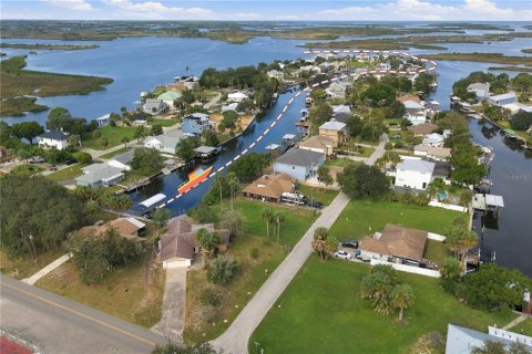 House in Crystal River, Florida 2 bedrooms, 137.87 sq.m. № 2391365 - photo 7
