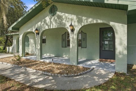 House in Crystal River, Florida 2 bedrooms, 137.87 sq.m. № 2391365 - photo 9