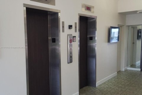 Copropriété à vendre à North Miami, Floride: 1 chambre, 83.61 m2 № 1977242 - photo 3
