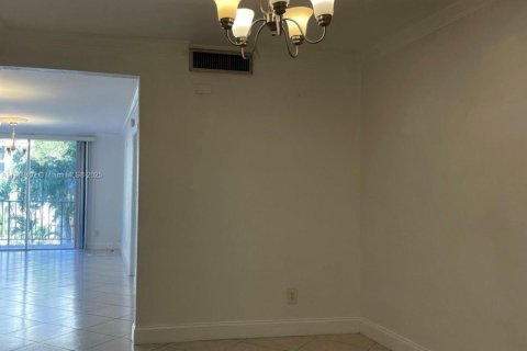 Copropriété à vendre à North Miami, Floride: 1 chambre, 83.61 m2 № 1977242 - photo 4