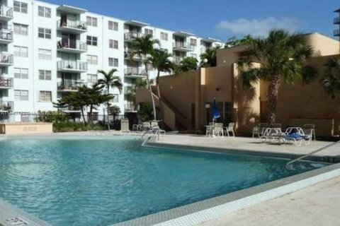 Copropriété à vendre à North Miami, Floride: 1 chambre, 83.61 m2 № 1977242 - photo 8