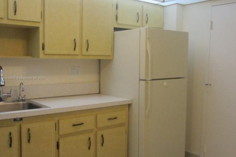 Copropriété à vendre à North Miami, Floride: 1 chambre, 83.61 m2 № 1977242 - photo 7