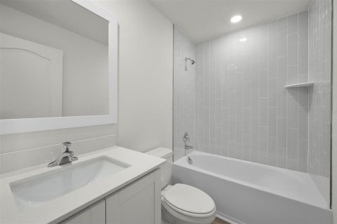 House in Astatula, Florida 3 bedrooms, 139.82 sq.m. № 1583160 - photo 17