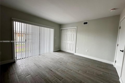 Copropriété à louer à Miami Gardens, Floride: 2 chambres, 67.82 m2 № 1998041 - photo 24