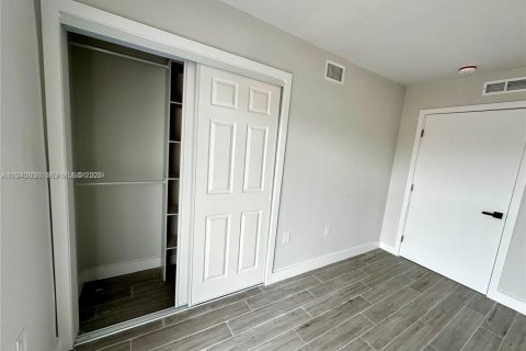 Copropriété à louer à Miami Gardens, Floride: 2 chambres, 67.82 m2 № 1998041 - photo 17